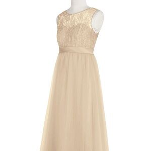 Junior Bridesmaids Dress. Never Worn tags still attached.